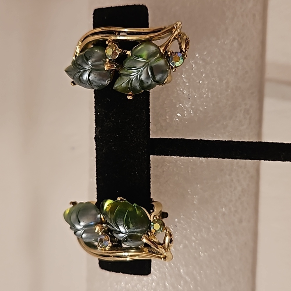 STAR Brand Grey Green Lucite Leaves & AB Rhinestone on Goldtone Clip-on Earring